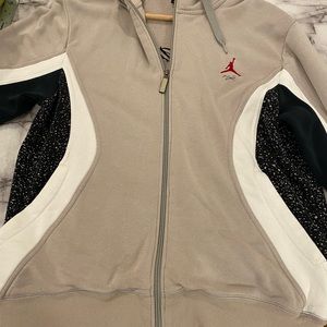 Nike Dri Fit Men Large Used Hoodie. Jordan.  Grey/Tan? and Black and White.